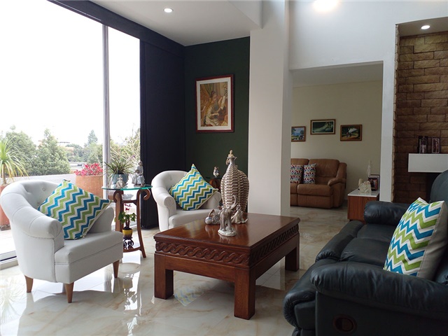 Casa de 3 alcobas en venta en Escobero, Envigado, 270 m² · foto 2 de 20