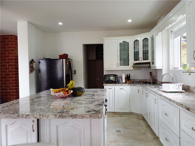 Casa de 3 alcobas en venta en Escobero, Envigado, 270 m² · foto 6 de 20