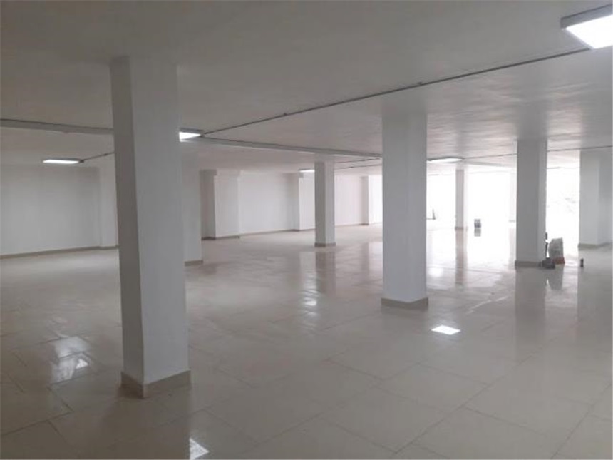 Local en Arriendo - Vista 3