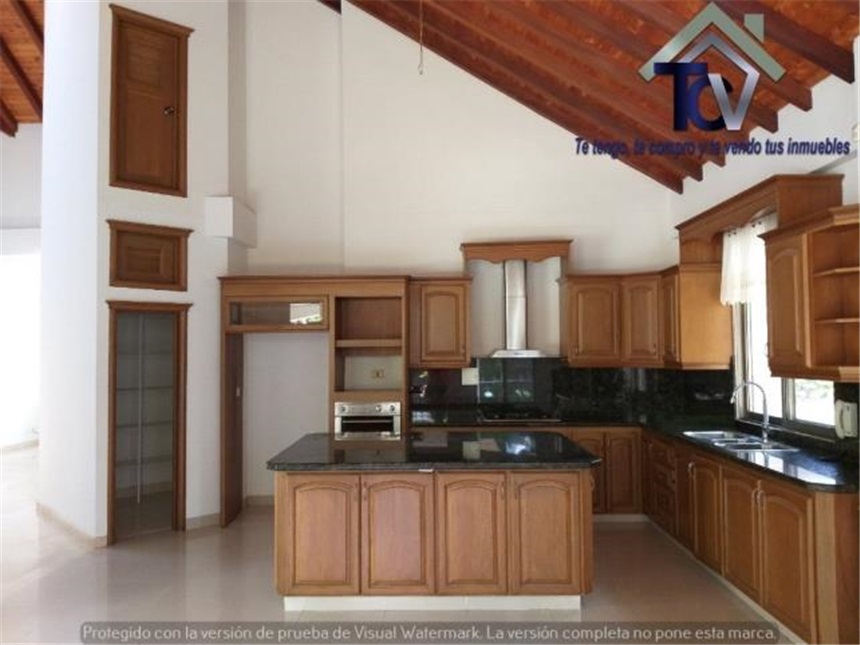 Casa de 4 alcobas en venta en Menzuly, Piedecuesta, 407 m² · foto 2 de 24