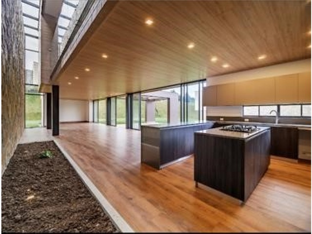 Casa de 4 alcobas en venta en Las Palmas, Envigado, 1644 m² · foto 11 de 24