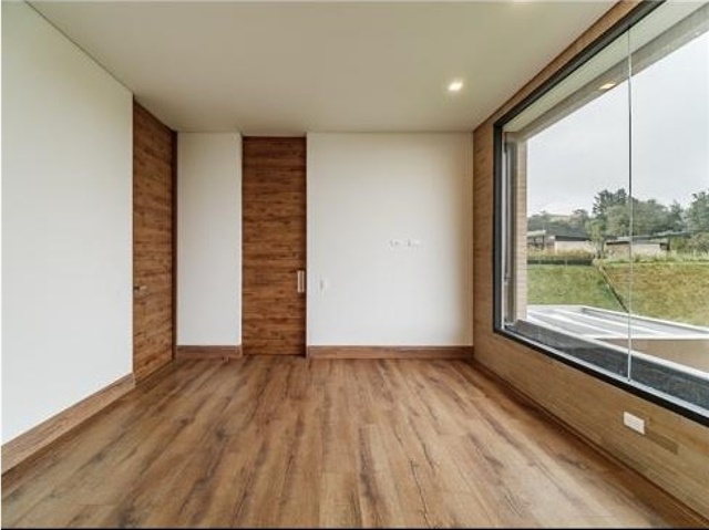Casa de 4 alcobas en venta en Las Palmas, Envigado, 1644 m² · foto 13 de 24