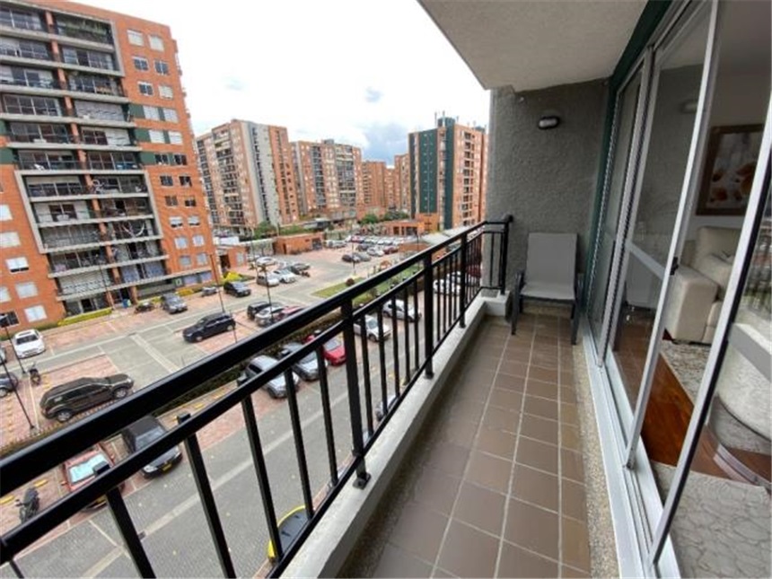 Piso – Bogotá, Localidad Engativá - Más