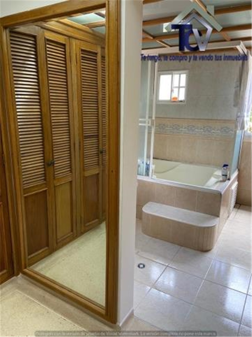 Casa de 5 alcobas en venta en Lagos Del Cacique, Bucaramanga, 330 m² · foto 8 de 13