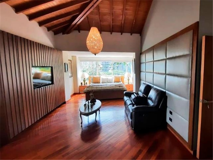 Casa de 4 alcobas en venta en Loma El Atravesado, Envigado, 372 m² · foto 12 de 20