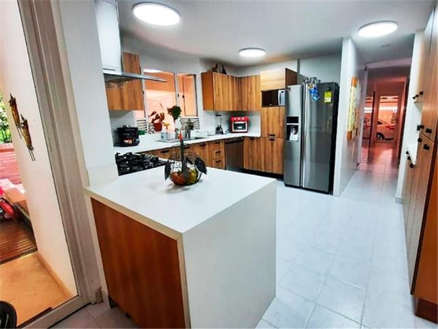 Casa de 4 alcobas en venta en Loma El Atravesado, Envigado, 372 m² · foto 8 de 20