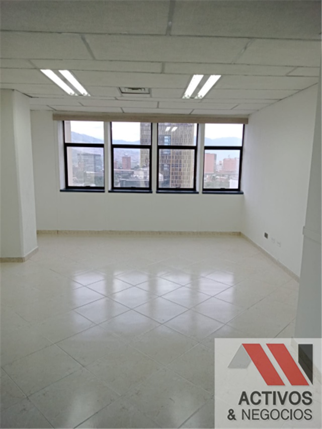 Oficina en Arriendo - Vaade 6