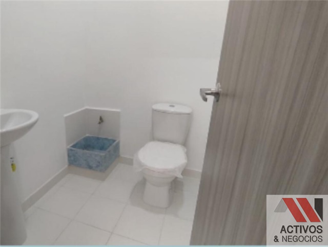 Local en Arriendo - Más