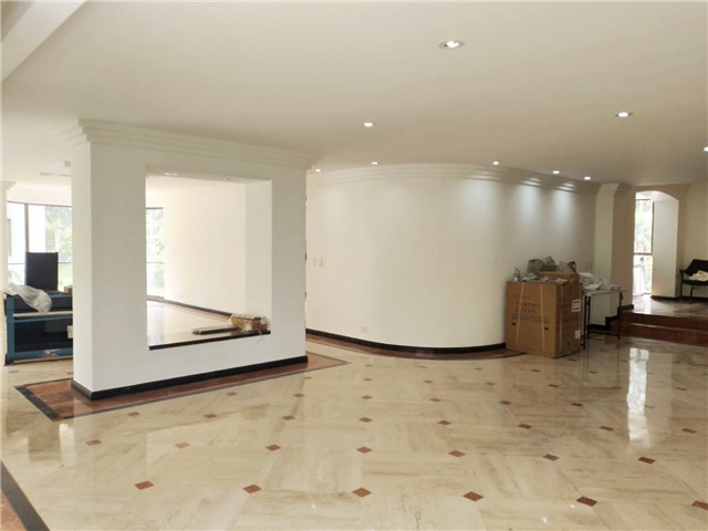 Apartamento de 3 alcobas en arriendo en Transversal Inferior, Medellín, 457 m² · foto 3 de 20