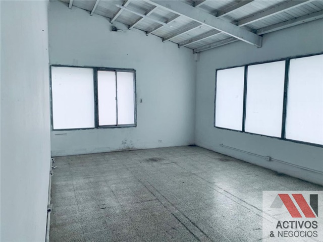 Bodega en Arriendo - Más