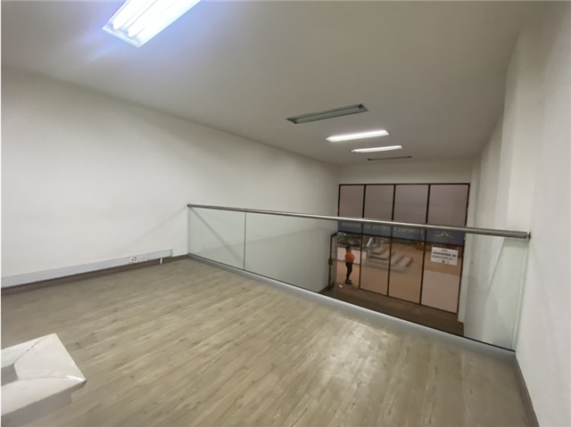 Local en Arriendo - Flere