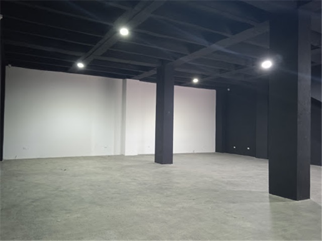 Local en venta en Conquistadores, Medellín, 300 m² · foto 16 de 24