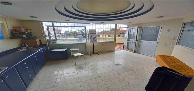 Local en Arriendo – další