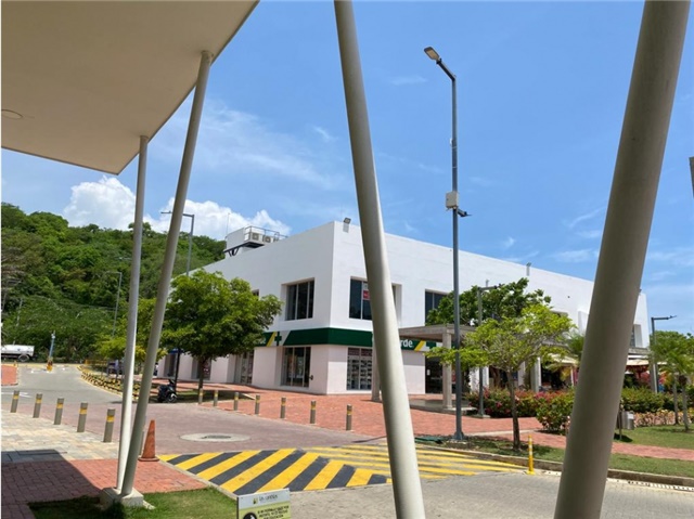 Local en Arriendo - Más