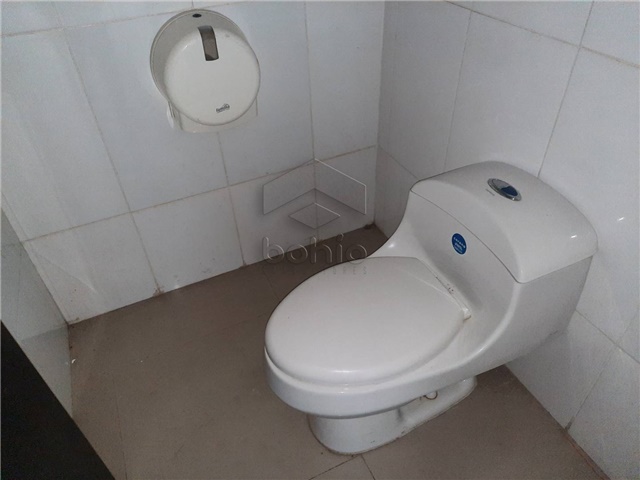 Local en Arriendo - Más