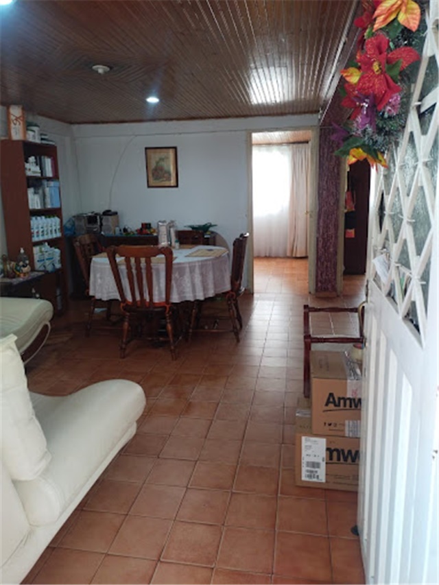Piso – Bogotá, Bachue II, Localidad Engativá - Más