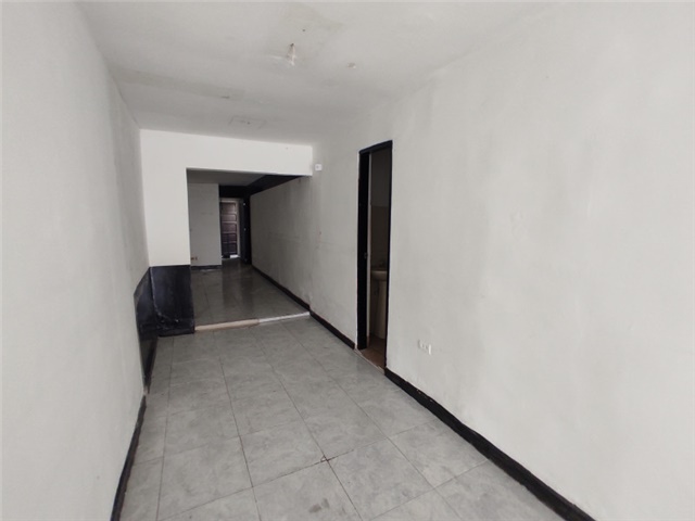 Local en Arriendo - Más
