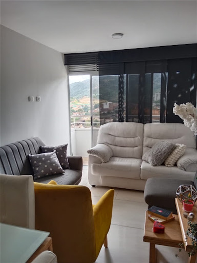 Apartamento de 3 alcobas en venta en Centro, Girón, 66 m² · foto 2 de 12
