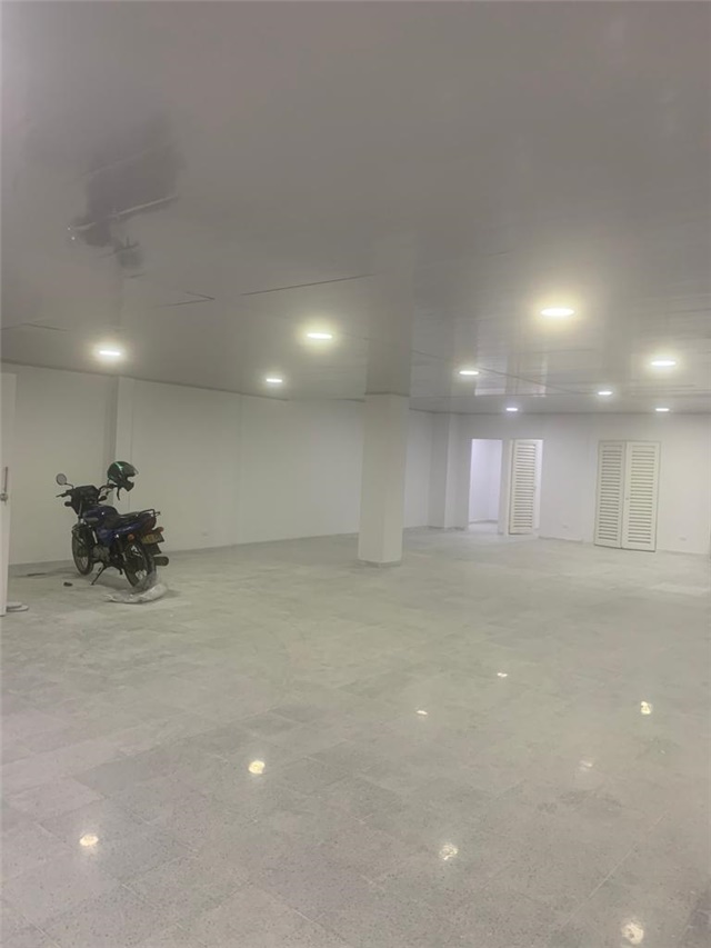Local en Arriendo - Vista 2