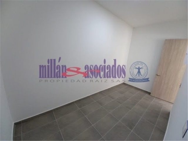 Local en Arriendo - Más