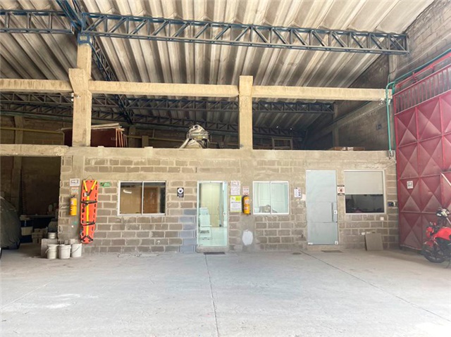 Bodega en Arriendo - Más