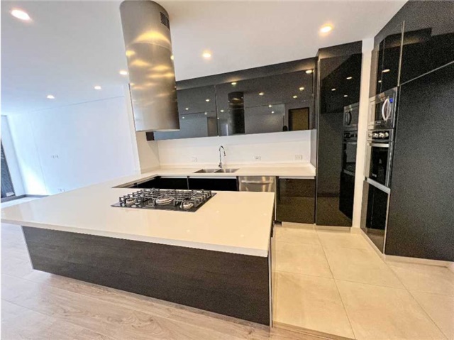 Apartment in Bogotá, Santa Bárbara, Localidad Usaquén - View 2