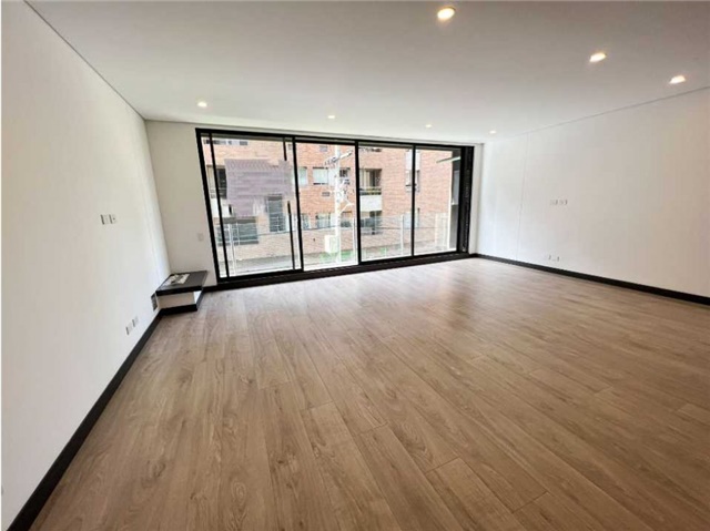 Apartment in Bogotá, Santa Bárbara, Localidad Usaquén - View 3