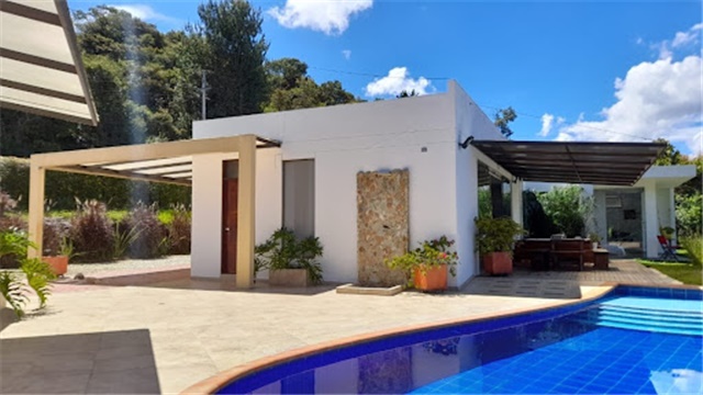 Casa de 4 alcobas en venta en Niquia, Bello, 320 m² · foto 2 de 7