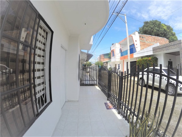 Casa de 4 alcobas en venta en Las Viñas, Montería, 120 m² · foto 2 de 18
