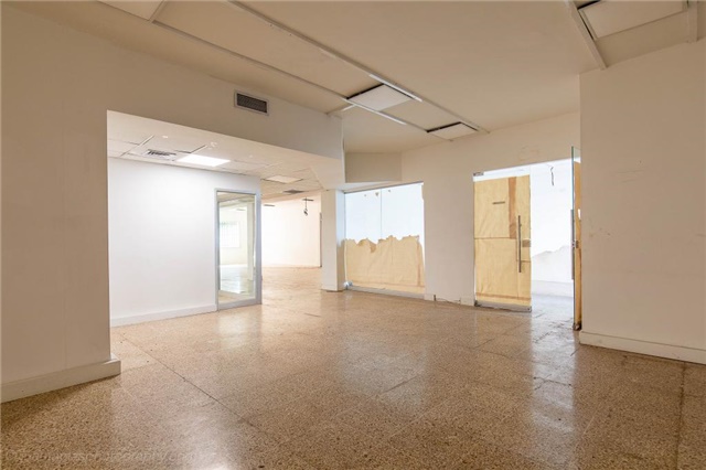 Local en Arriendo - Vista 5
