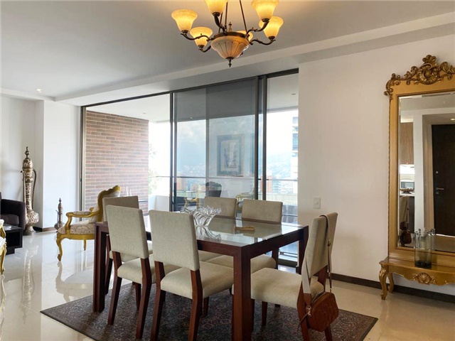 Apartamento en arriendo en El Tesoro, Medellín · foto 3 de 20