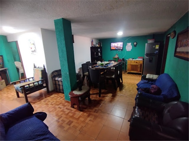 Casa de 5 alcobas en venta en La Paz, Bogotá, 268 m² · foto 15 de 24