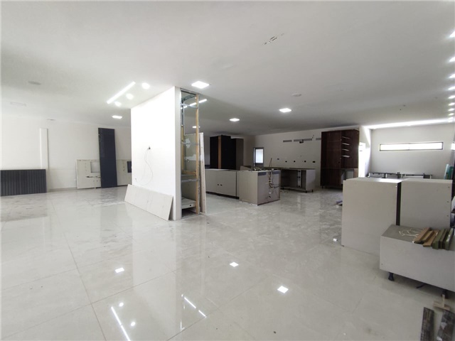 Local en Arriendo - Vista 2