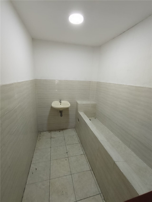 Local en Arriendo - Más
