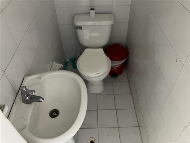 Local en Arriendo - Más