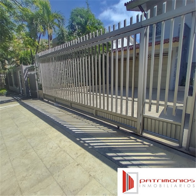 Casa de 4 alcobas en venta en Altos De Riomar, Barranquilla, 630 m² · foto 2 de 24