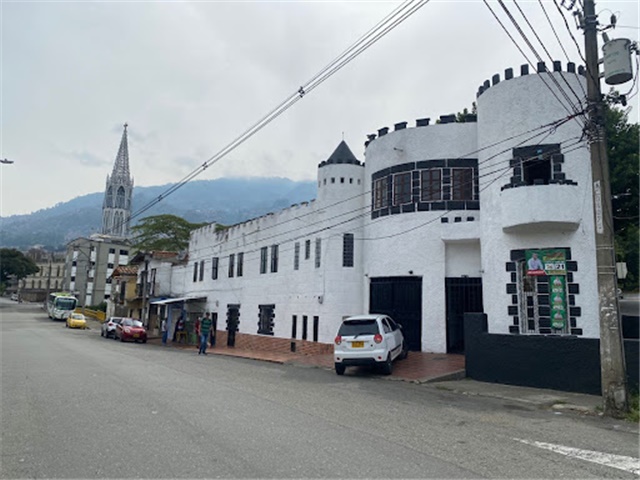Casa de 6 alcobas en venta en Prado, Medellín, 200 m² · foto 6 de 7