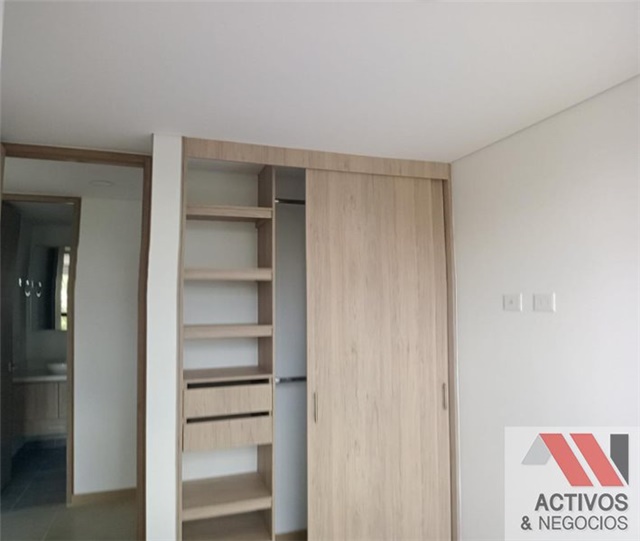 Apartamento en venta en Loma Del Indio, Medellín · foto 13 de 24