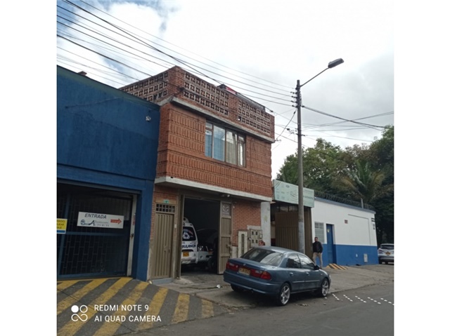 Casa en venta en Barrios Unidos, Bogotá · foto 2 de 23