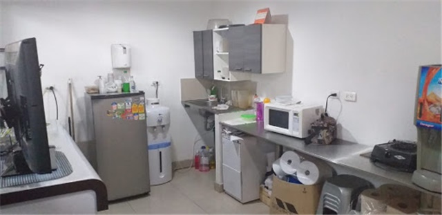 Local en Arriendo - Más