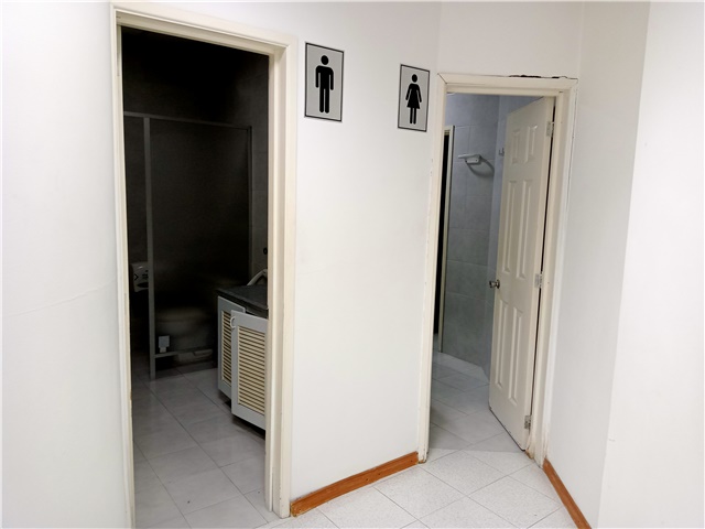 Local en Arriendo - Más