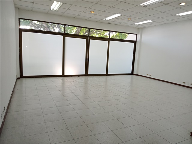 Local en Arriendo - Vista 2