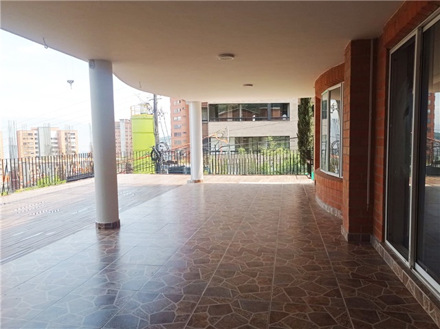 Casa de 5 alcobas en venta en El Tesoro, Medellín, 360 m² · foto 18 de 20