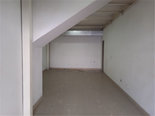 Local en Arriendo - Más
