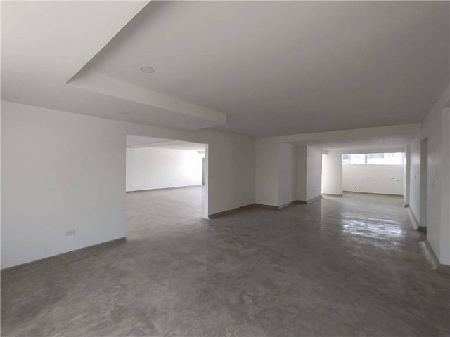 Local en arriendo en Los Laureles, Montería, 2398 m² · foto 2 de 20