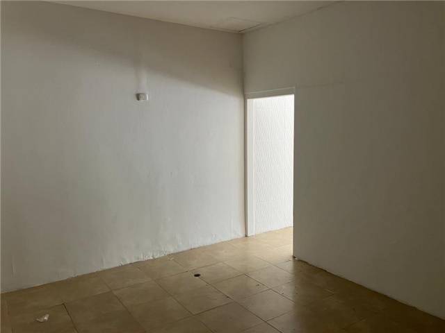 Local en Arriendo - Más
