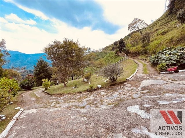 Casa de 3 alcobas en venta en San Antonio De Prado, Medellín · foto 2 de 24