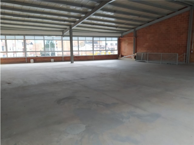 Local en arriendo en La Castellana, Medellín, 290 m² · foto 2 de 12