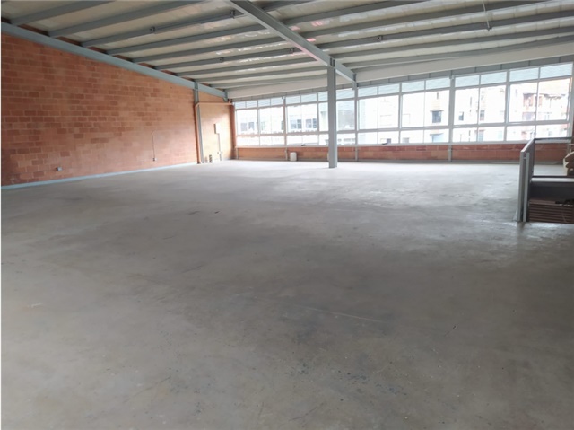 Local en arriendo en La Castellana, Medellín, 290 m² · foto 11 de 12