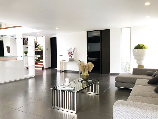 Casa de 4 alcobas en arriendo en Los Balsos No.2, Medellín, 825 m² · foto 3 de 20